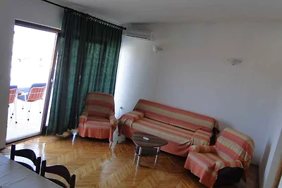 Ferienwohnung mit einen Balkon und Meerblick