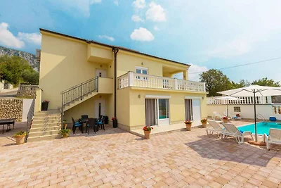 Ferienhaus mit Pool und Klimaanlage