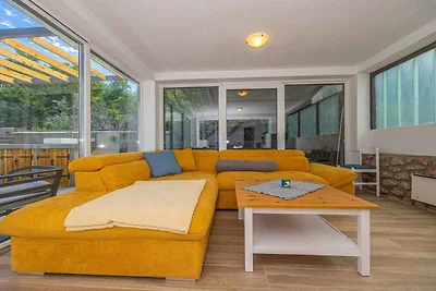 Villa komfortabel eingerichtet mit Pool