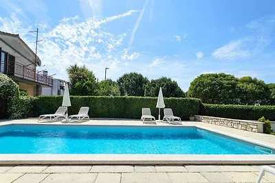 Ferienwohnung mit schön dekorierter Terrasse 