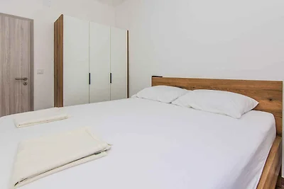 Gemütliche Ferienwohnung Mucaj mit Terrasse a