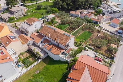 Komfortable Ferienwohnung Grgo mit Meerblick 