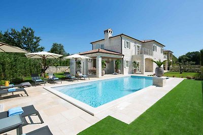 Villa mit Pool