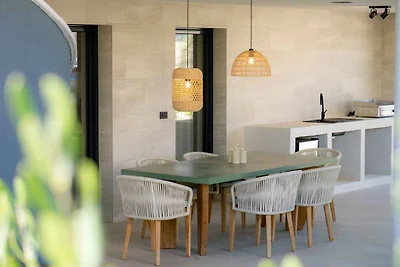 Villa mit Whirlpool und Sauna