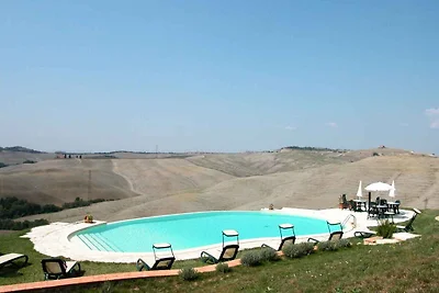 Ferienhaus mit Schwimmbad und WLAN