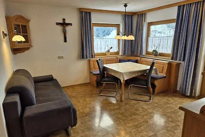 Ferienhaus mit Balkon und Garten