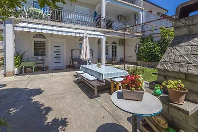 Ferienwohnung mit Terrasse und Klimaanlage