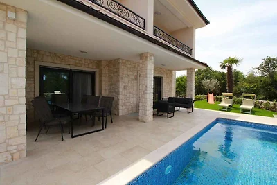 Villa mit Pool