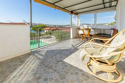 Ferienhaus mit Pool und Grillmöglichkeit