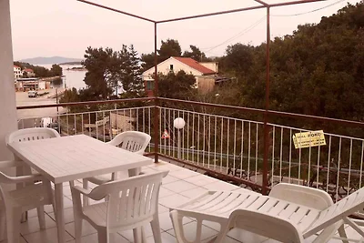 Ferienwohnung mit Terrasse und Meerblick