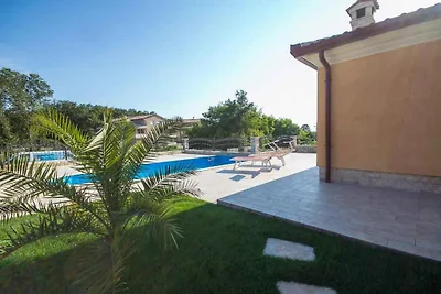 Villa mit Aussenpool