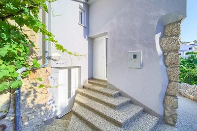 Ferienwohnung von Olivenbäumen umgeben