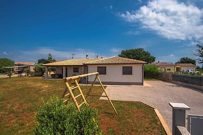 Ferienhaus mit Whirlpool und grossem Garten