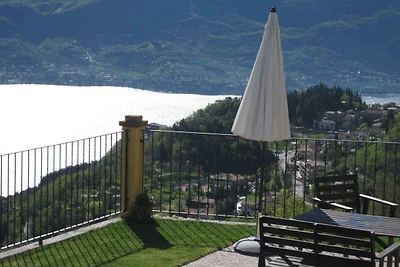 Ferienwohnung mit Terrasse und Seeblick