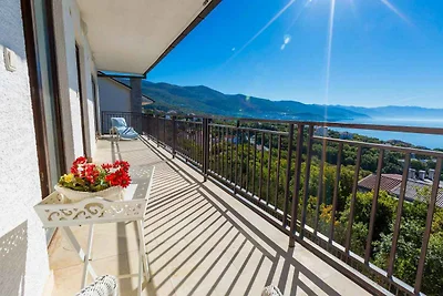 Ferienwohnung mit Balkon und Meerblick