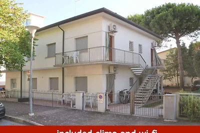 Ferienwohnung mit Klimaanlage und Balkon