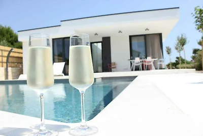 Ferienhaus mit Klimaanlage und Pool