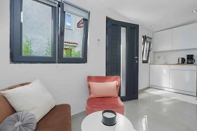Studio mit Klimaanlage und Terrasse