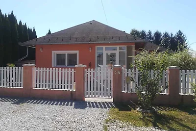 Ferienhaus mit Pool und Internet