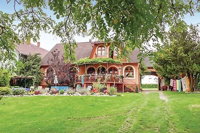 Ferienhaus mit Pool und Planschbecken
