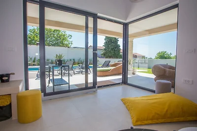 Villa mit Klimaanlage und Pool