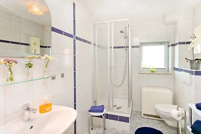 Ferienwohnung mit Terrasse und Garten
