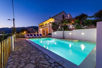 Ferienhaus mit Klimaanlage und Pool