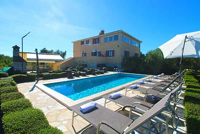 Ferienhaus mit Klimaanlage und Pool