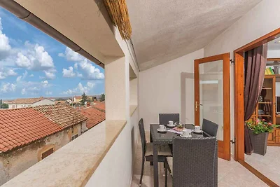 Ferienwohnung mit Pool und Garten zur gemeins