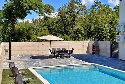 Ferienwohnung mit Pool zur gemeinsamen
