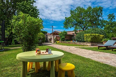 Ferienhaus mit Pool und Klimaanlage