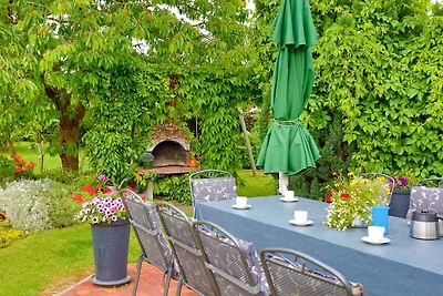 Ferienwohnung mit Terrasse und Garten