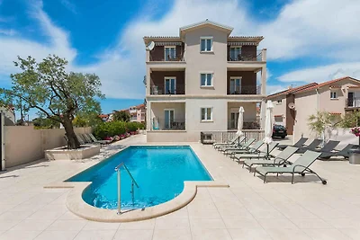 Ferienwohnung mit Klimaanlage und Aussenpool