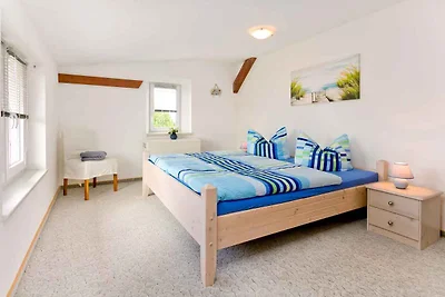 Ferienwohnung mit Terrasse und Garten