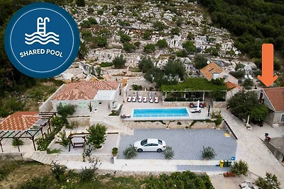 Idyllisches Steinhaus Ston auf der Halbinsel