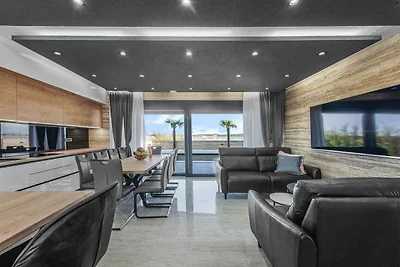 Luxuriöse Villa am Sandstrand von Privlaka