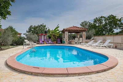 Ferienhaus mit Pool