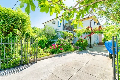 Ferienwohnung mit Terrasse und Grill