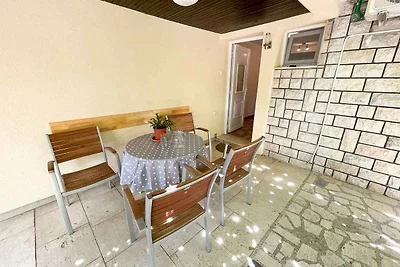 Ferienwohnung Modern mit Klimaanlage und WLAN