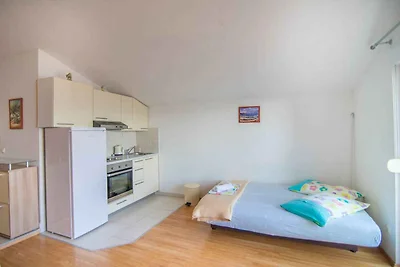 Apartment mit einem Schlafzimmer, Balkon und 