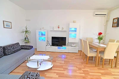Ferienwohnung mit Terrasse und Balkon