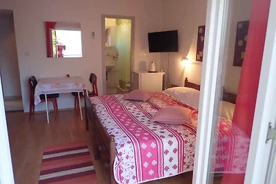 Ferienwohnung mit Terrasse und Klimaanage