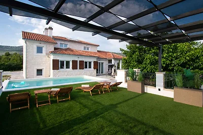 Ferienhaus mit Klimaanlage und Aussenpool