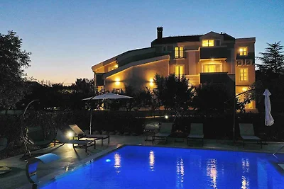 Ferienhaus mit Pool und Grill