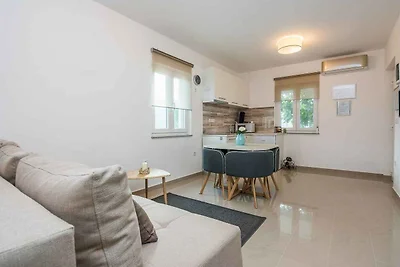 Ferienwohnung mit Terrasse und Grill