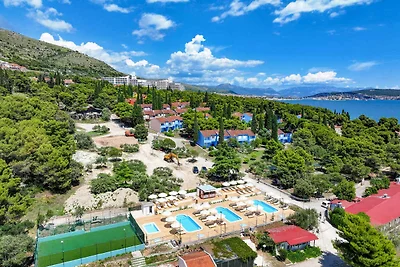 Charmante Ferienwohnung Medena in Seget Donji