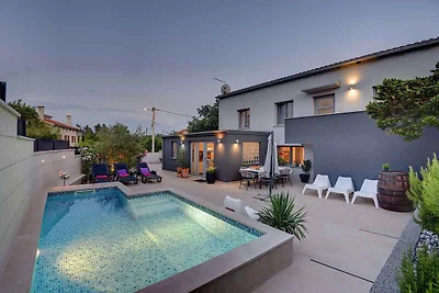 Villa mit Pool und mediterraner