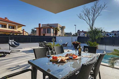 Villa mit beheiztem Pool, Jacuzzi und Sauna