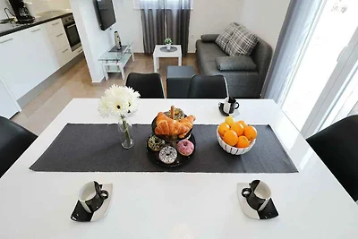 Ferienwohnung mit Swimmingpool und Terrasse z