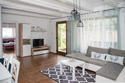 Ferienhaus mit Pool und überdachter Terrasse